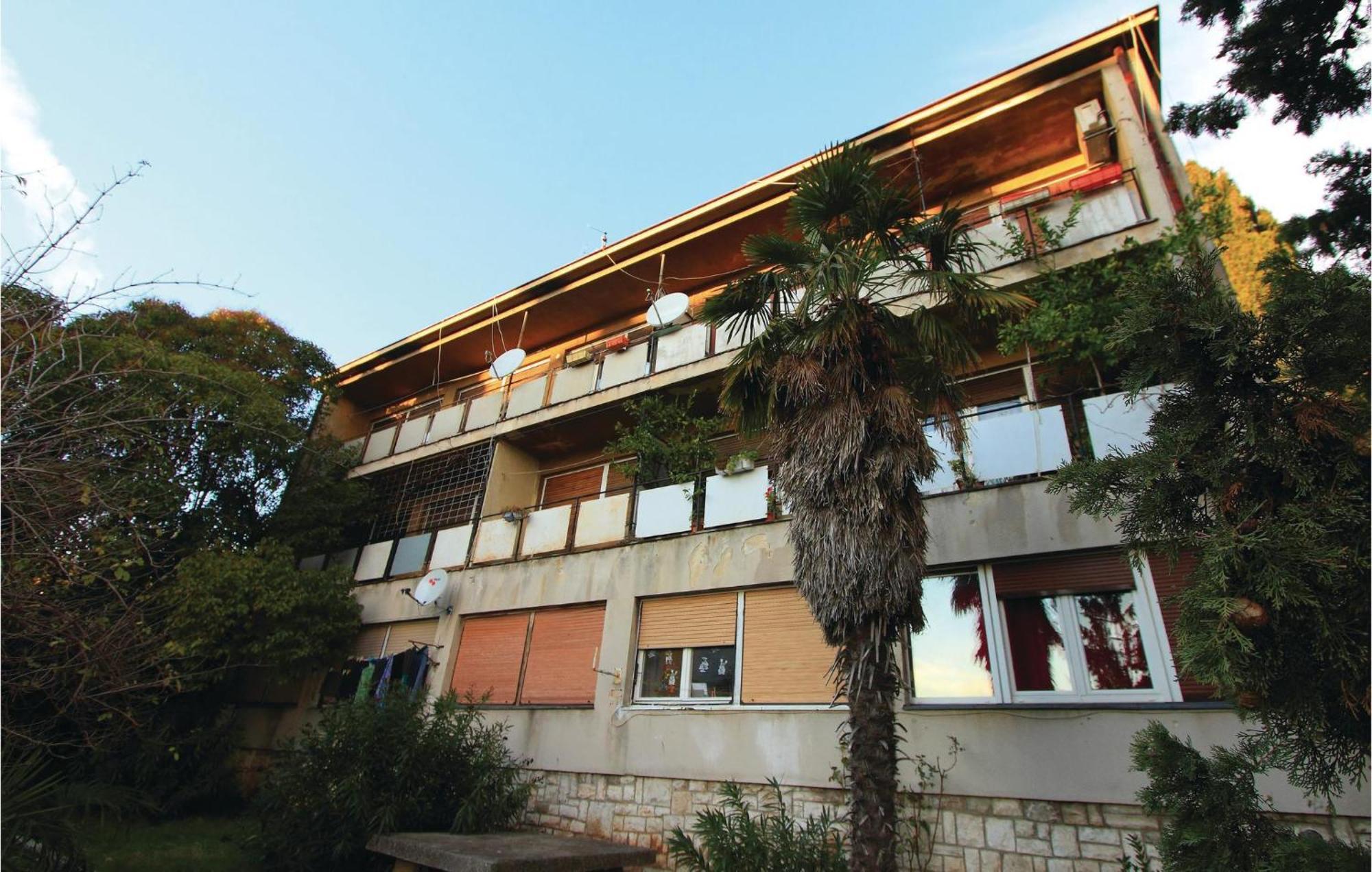 1 Bedroom Awesome Apartment In Pula Exterior photo